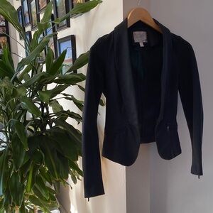 Petit blazer classique noir Dynamite Classic Black Blazer